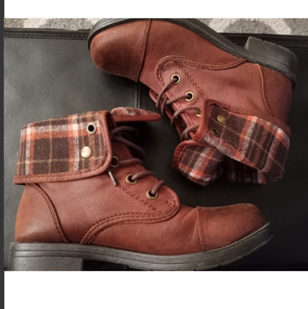 Brown ankle boots